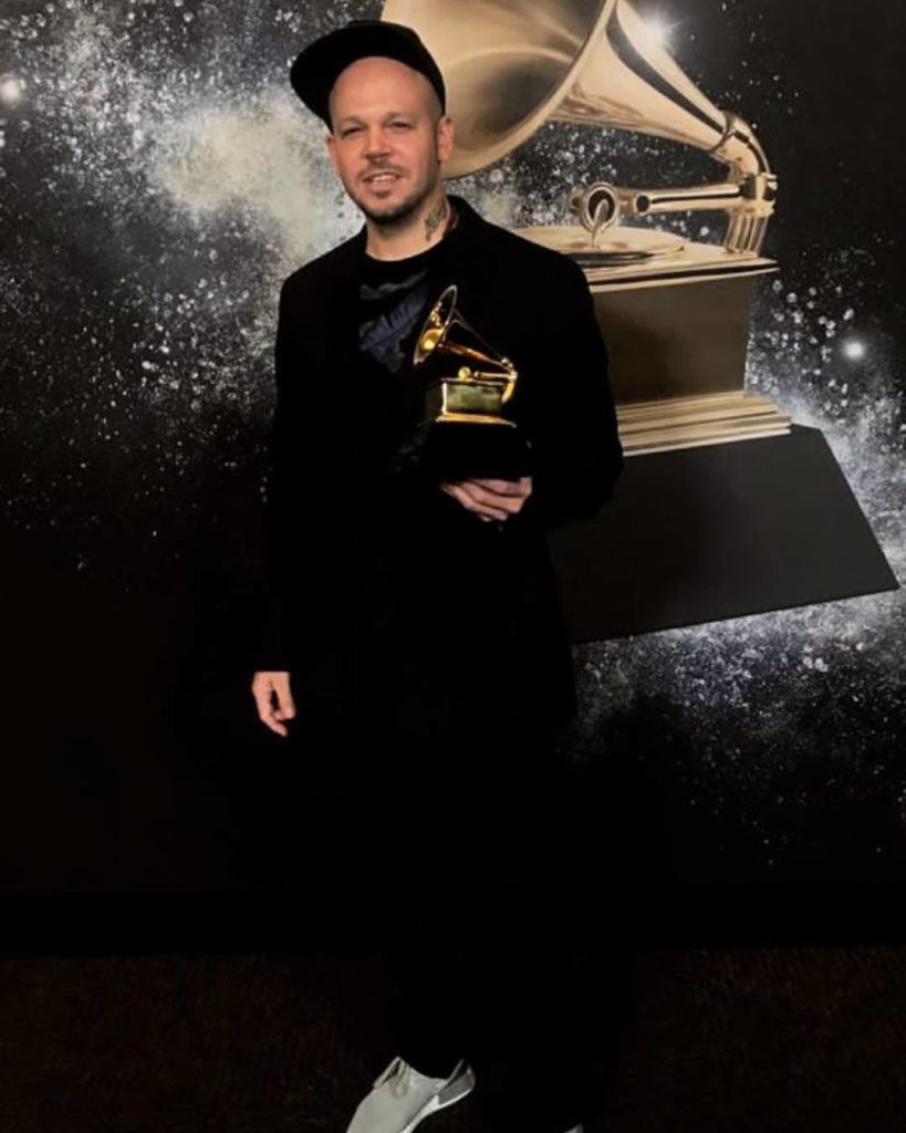 RESIDENTE gana Grammy al Mejor Álbum Latino de Rock, Urbano o Alternativo