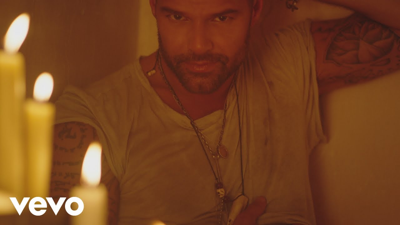 RICKY MARTIN ft. WISIN & YANDEL – Fiebre