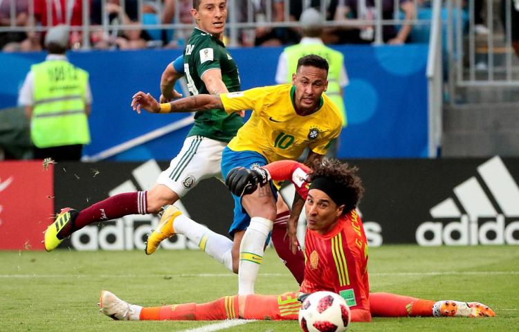 Brasil derrotó a un valiente ‘Tri’ y se clasificó para cuartos