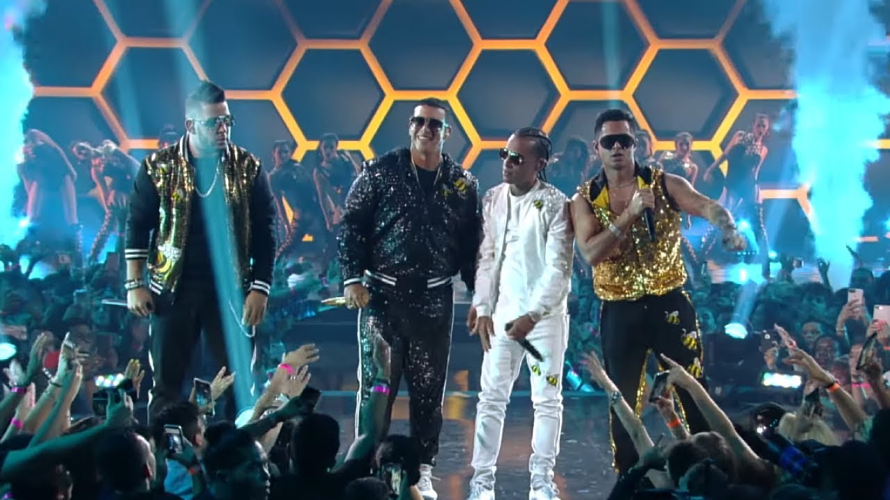 DADDY YANKEE ft. ARCANGEL, RKM & KEN-Y – Zum Zum @ Premios Juventud | #ShowTime