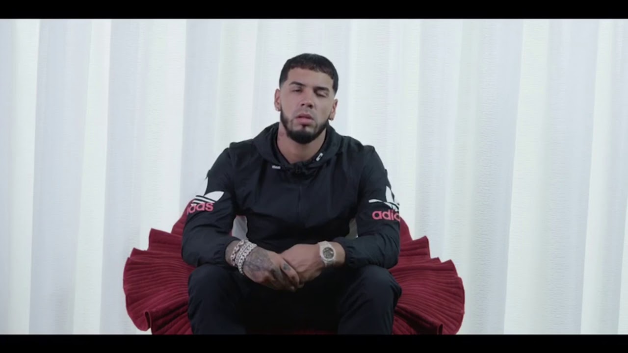 ANUEL AA alcanza la posición #1 en dos listas de cartelera radial de Billboard