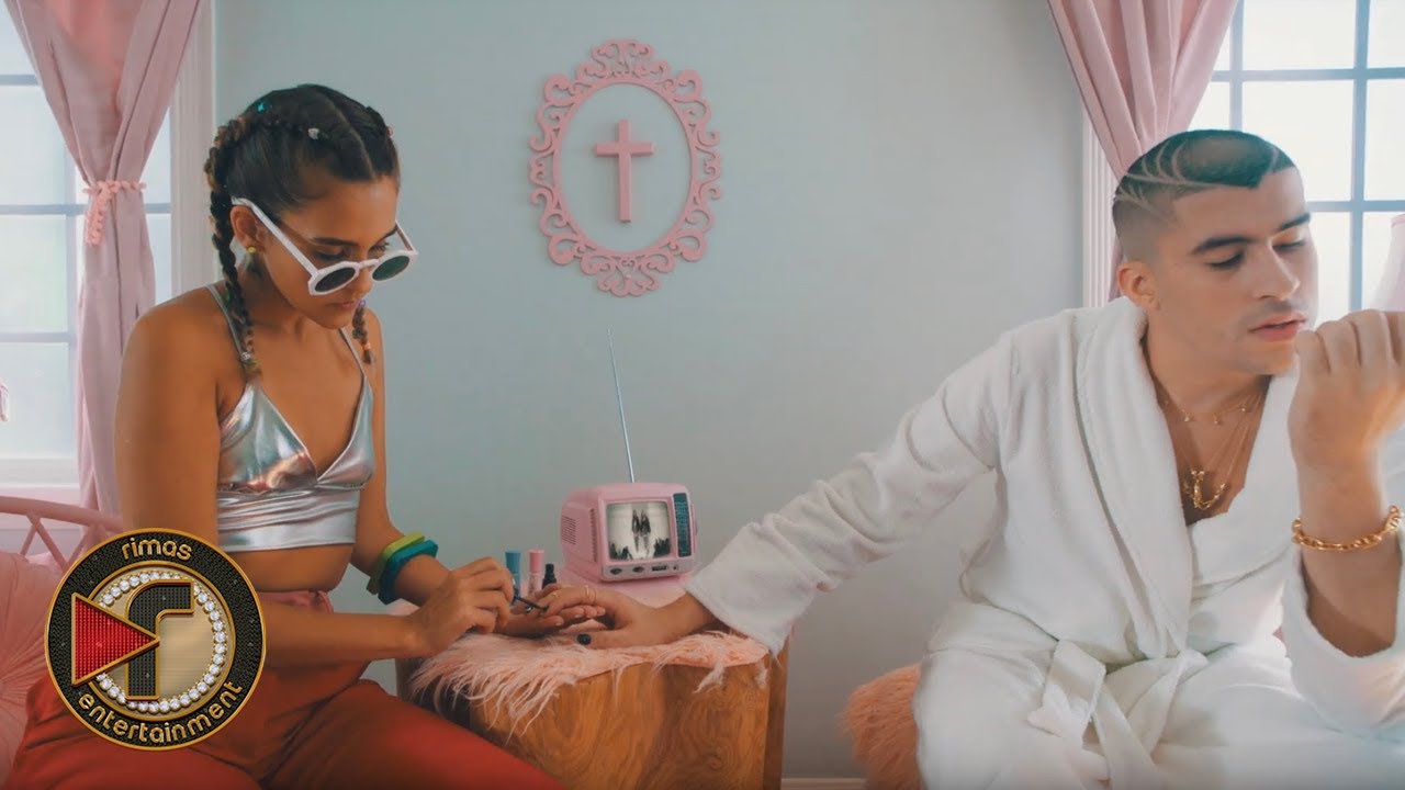 BAD BUNNY – Caro