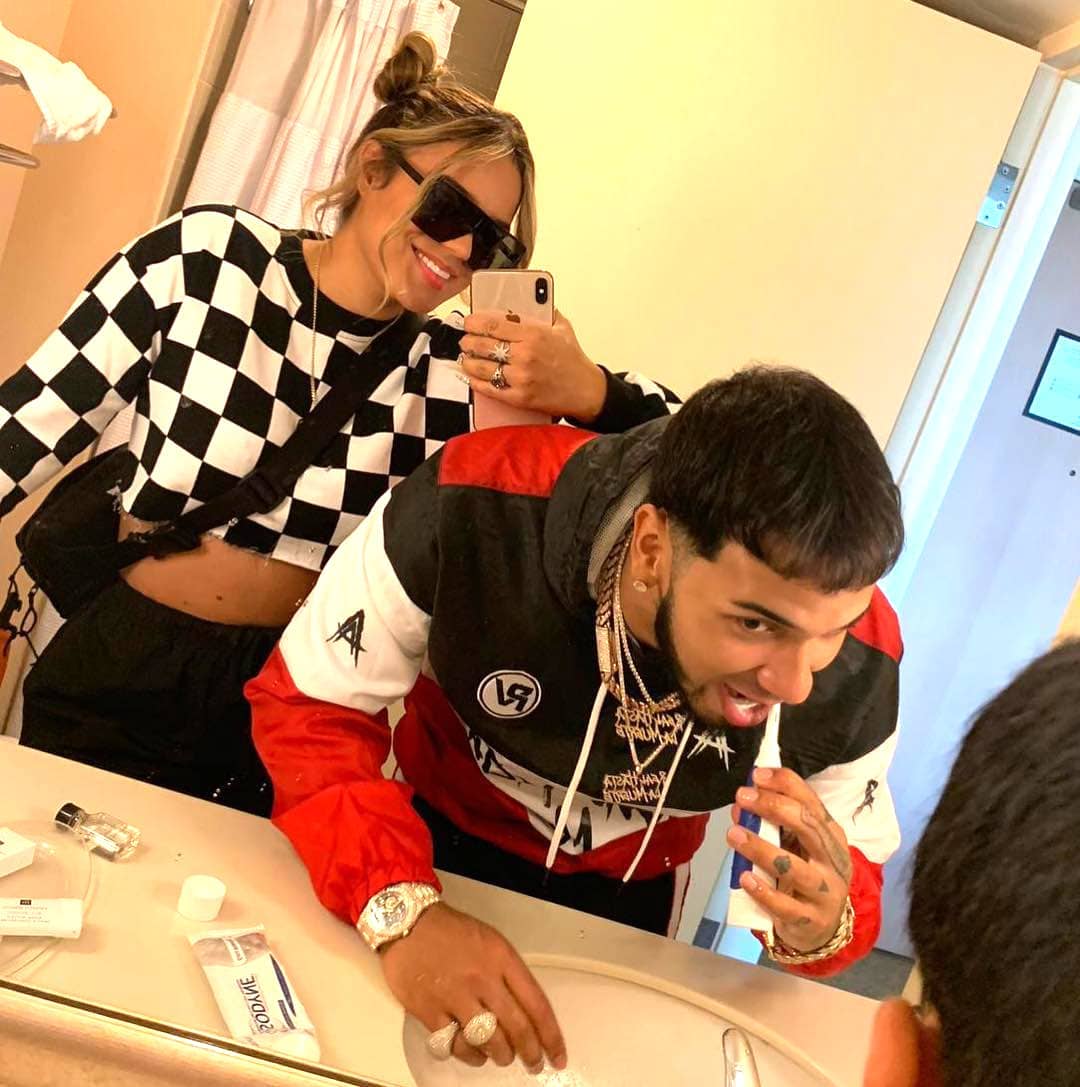 ¡HUELE A BODA! Video muestra a KAROL G diciendo que si a ANUEL AA