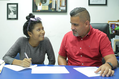 Los «Artistas De La Chantin» firman contrato con Panama Music