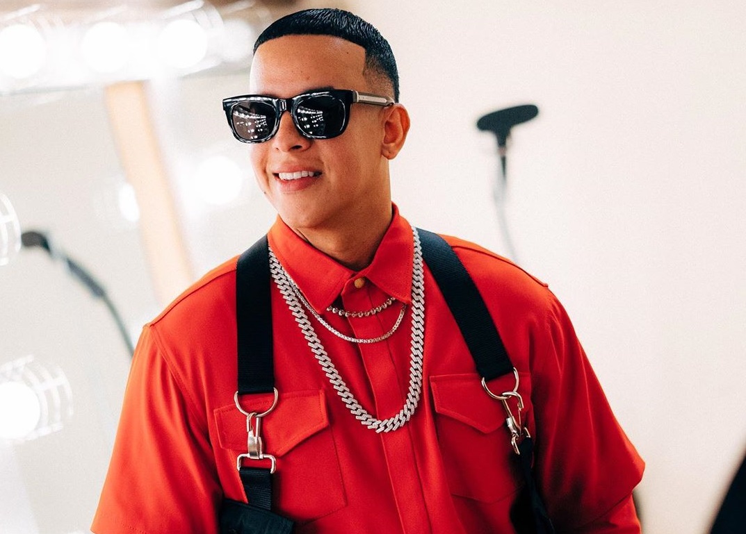 DADDY YANKEE viene bien exquisito, pidió licores caros y velitas aromáticas